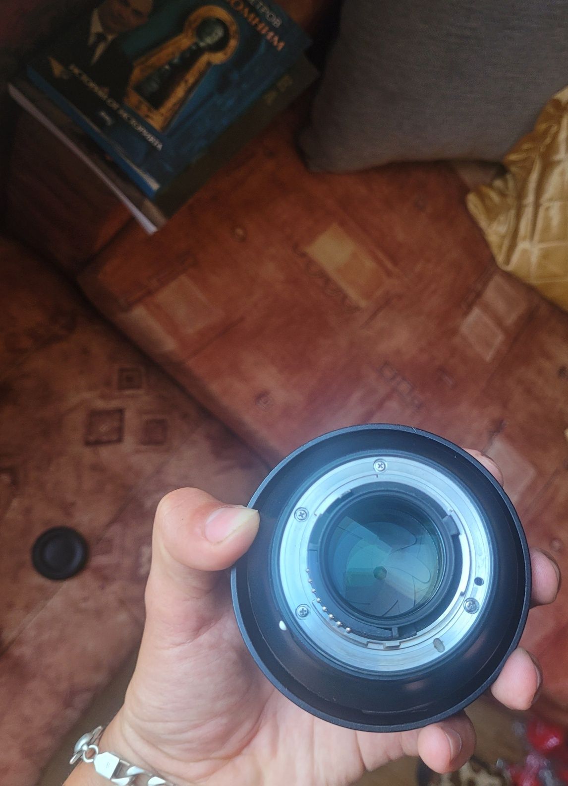 Nikon AF-S 85mm f/1.8G обектив