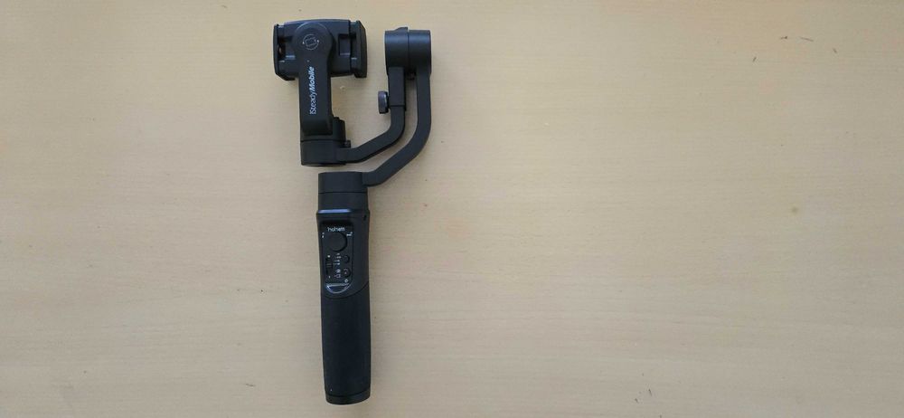 Продавам гимбал/ стабилизатор Hohem iSteady Mobile