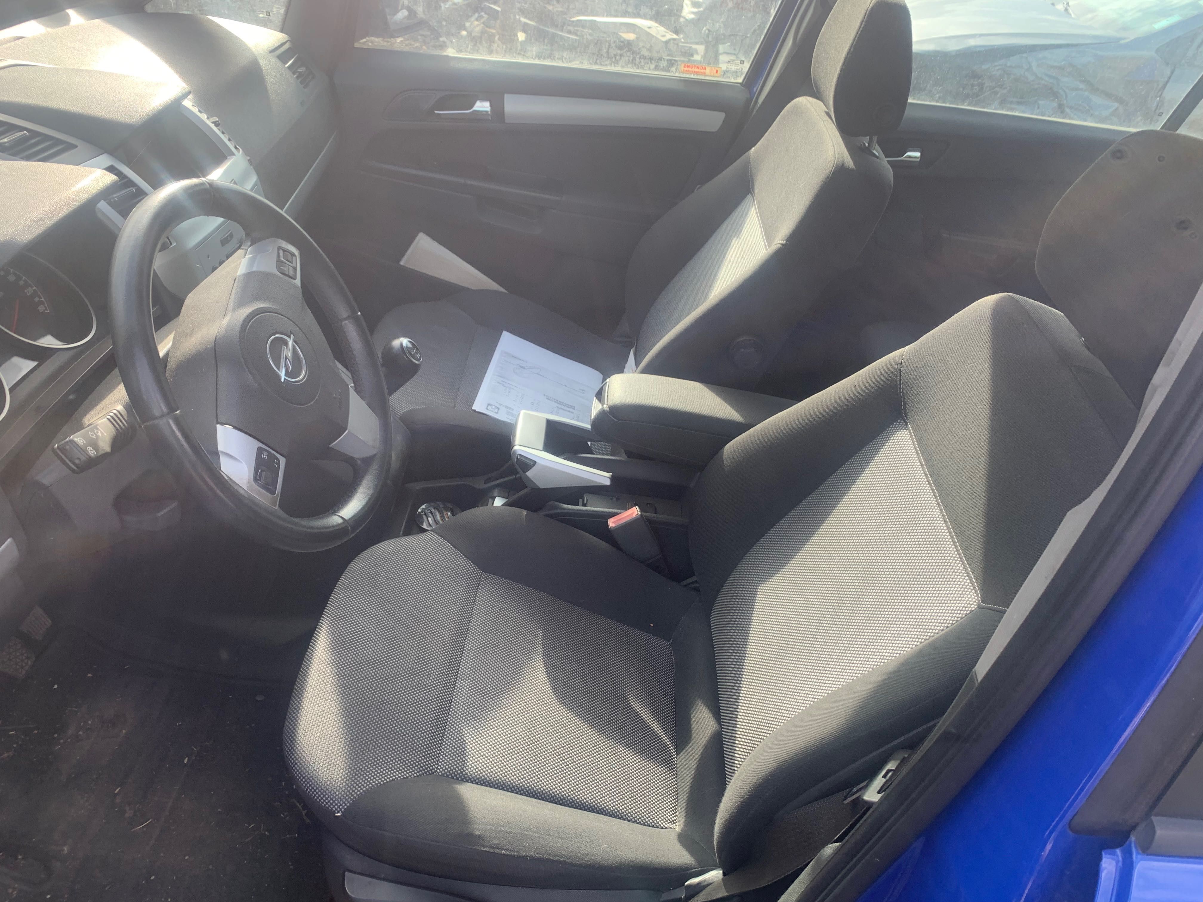Opel Zafira 1.6t 2010г 6 скорости метан 150кс