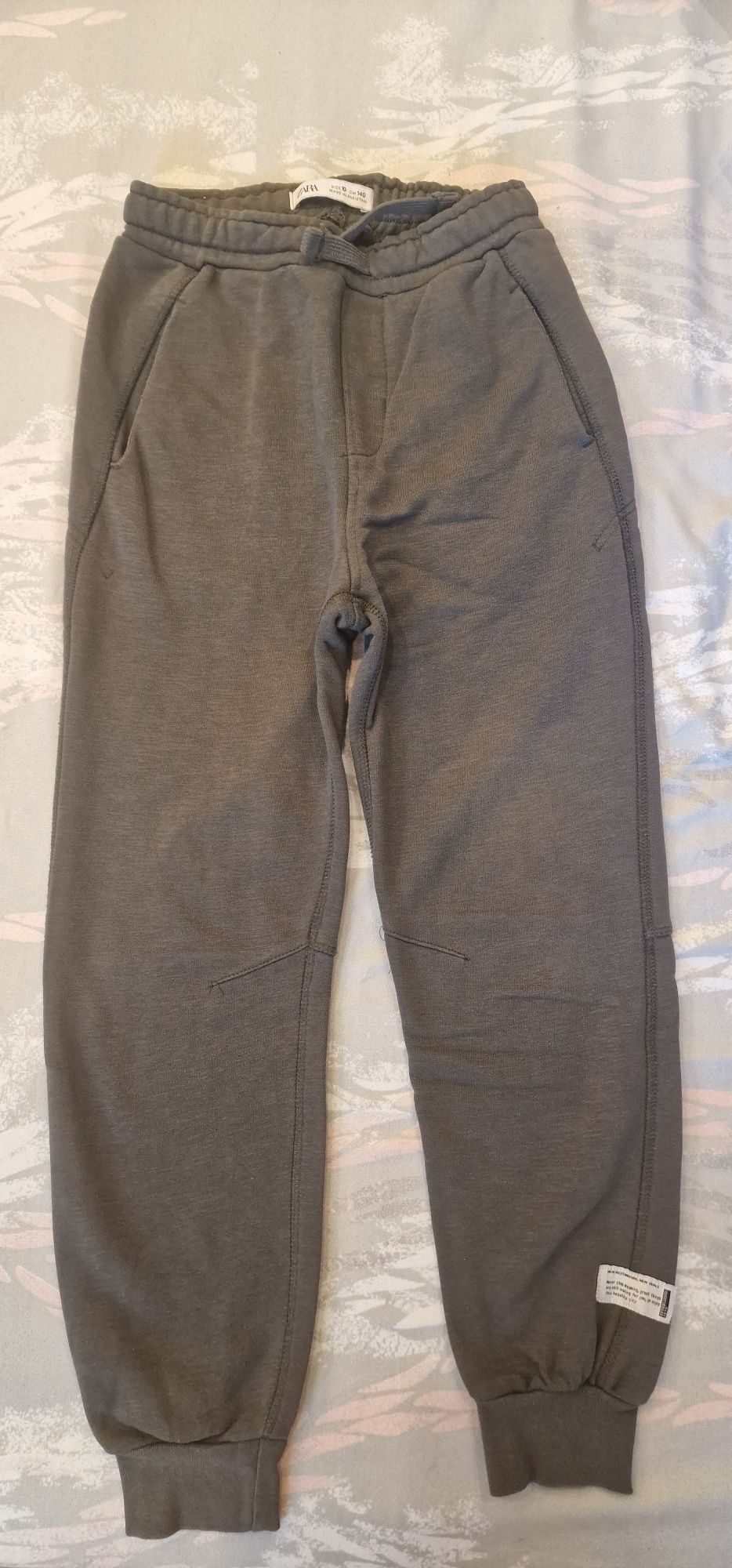 Pantaloni sport Zara
