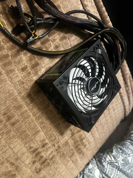 Componente unitate procesor placa video RAM Sursa cooler