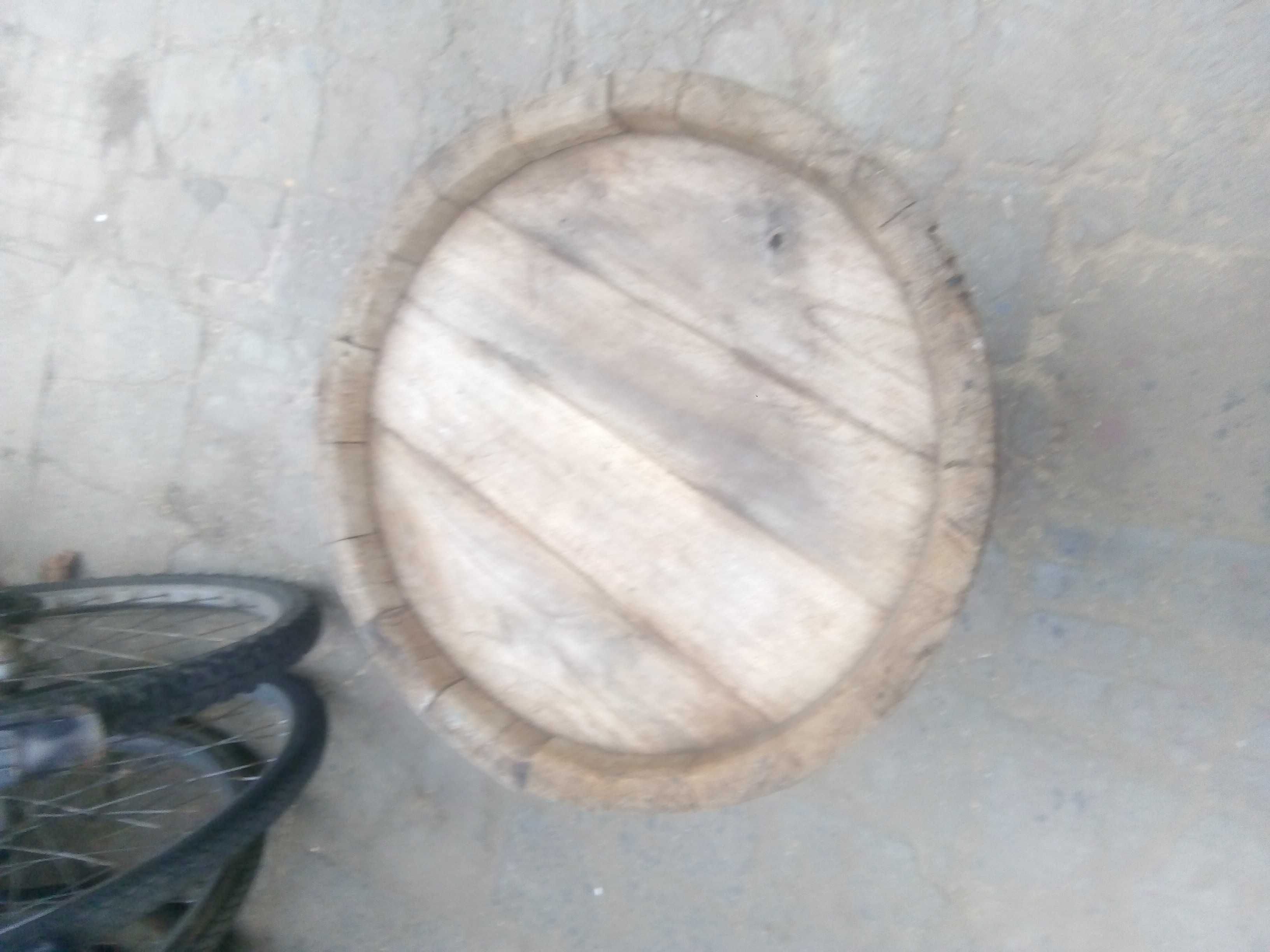 Стара дървена каца