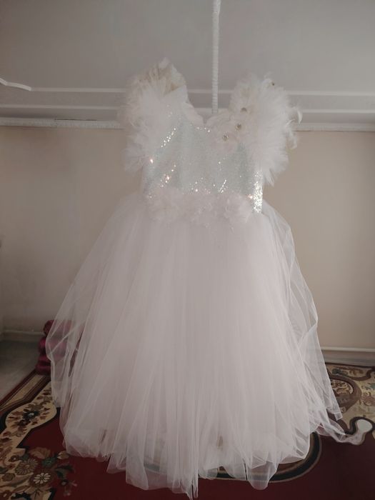 Вечерний платье.