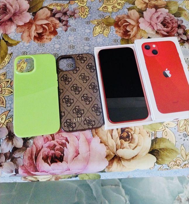 Buna ziua vand IPhone 13