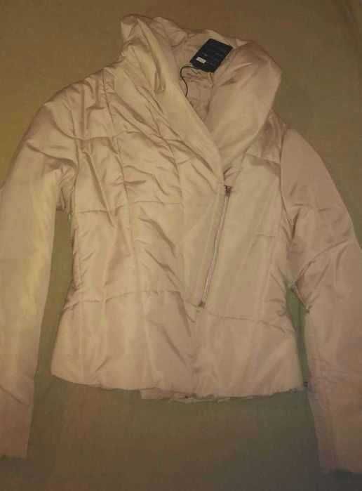 Geaca dama de la Sisley , model foarte frumos, S, M, L, XL