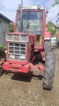 Vând tractor international CASE