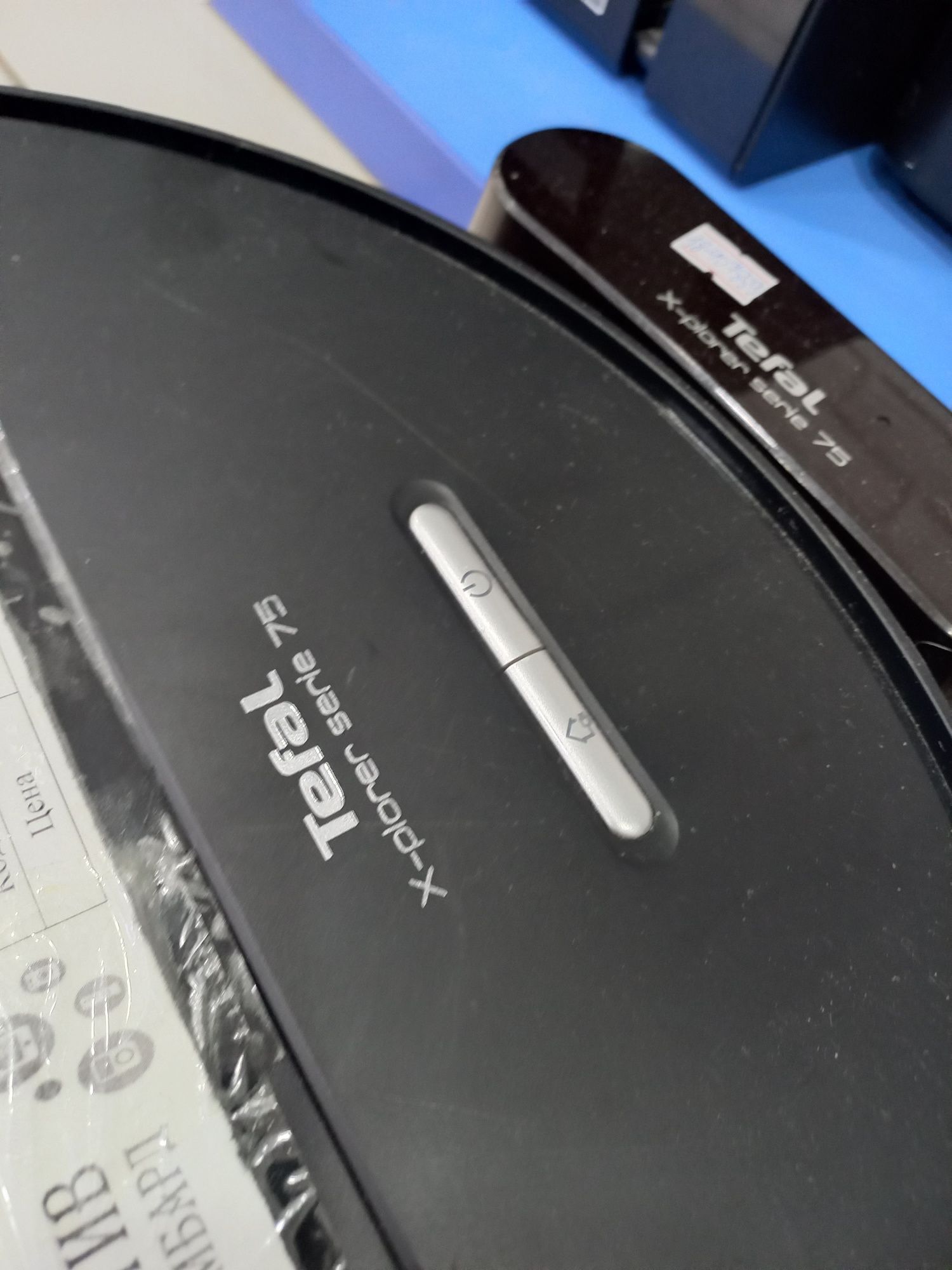 Продаётся робот пылесос tefal