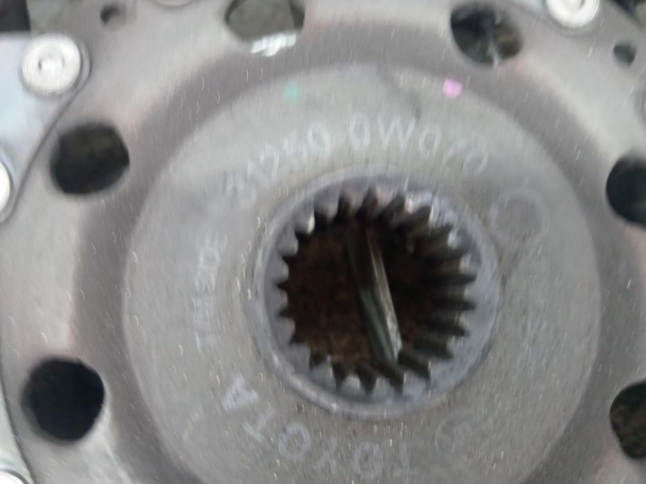 Kit ambreiaj volanta cu masa dubla 2.2 d 2ad-fhv 31250-0w070 Lexus IS