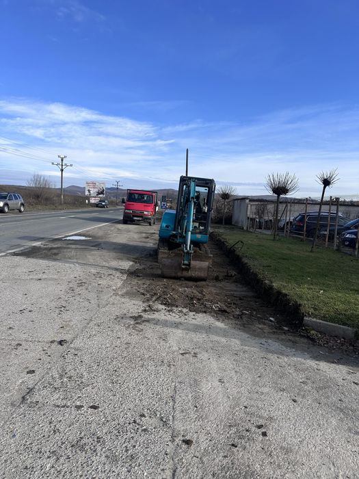 Inchiriez miniexcavator 2,6tone si bobcat 2,2tone