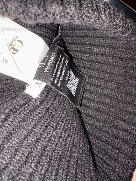 Зимна шапка CP company НОВА!