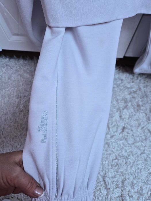 Продавам детски ZARA екип за момиче