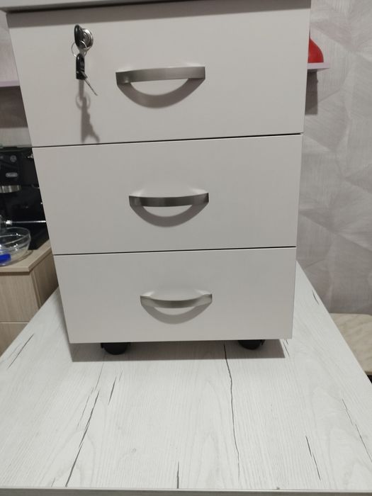 Тумба мобильная.