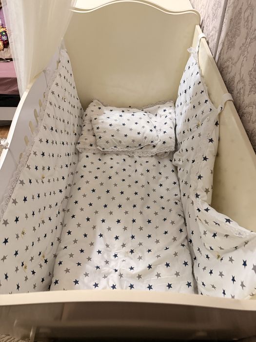 Деткая кравать новая почти илеально новая !