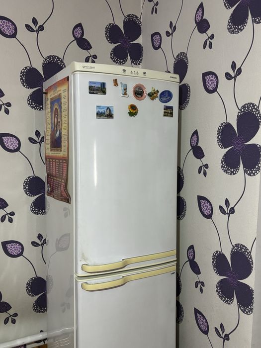 Холодильник б/у рабочий 40тыс.