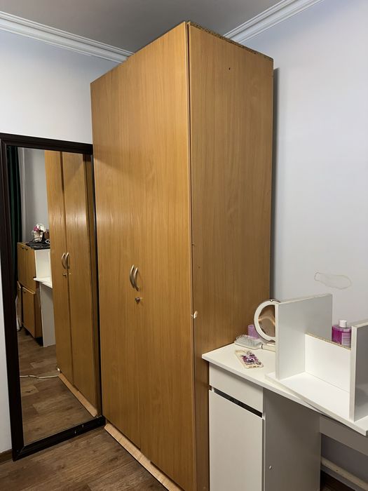 Продаем шкаф,шифонер,тумбочку