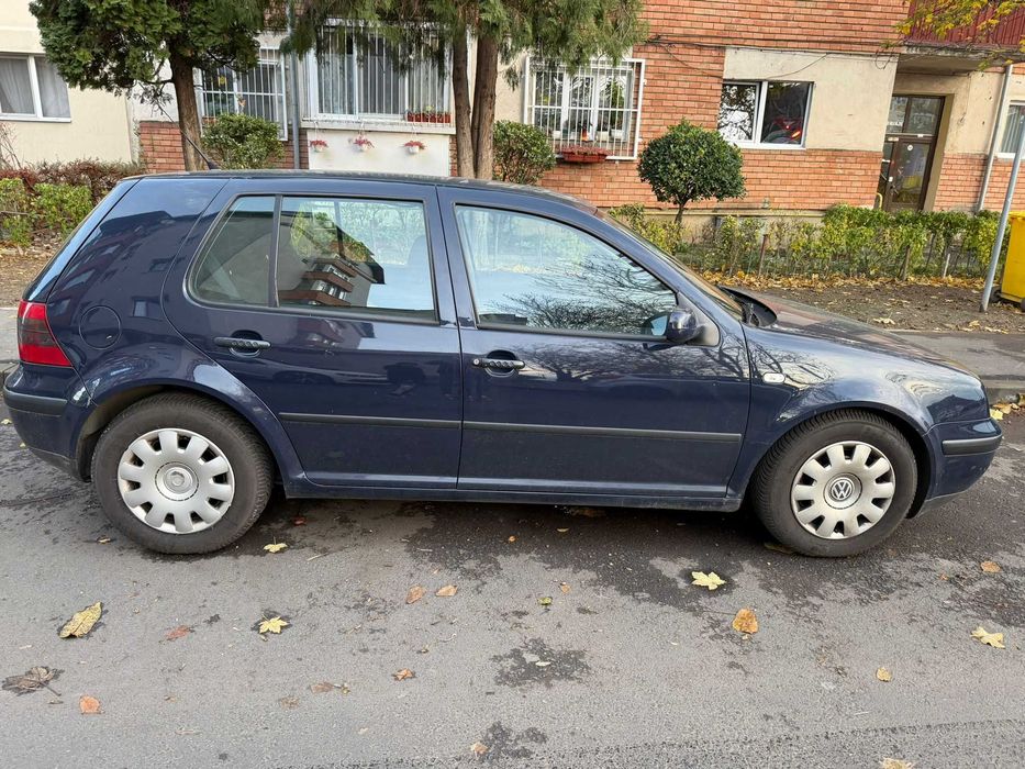Vand GOLF 4 1.6 benzina