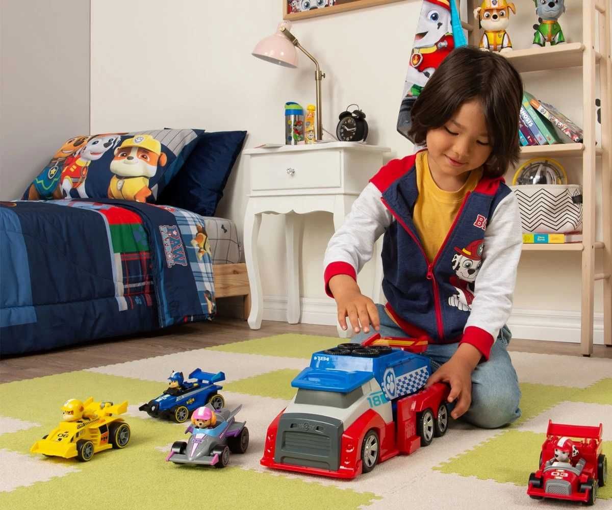 Paw Patrol Мобилен пит стоп с кола и фигурка на Чейс камион Пес патрул