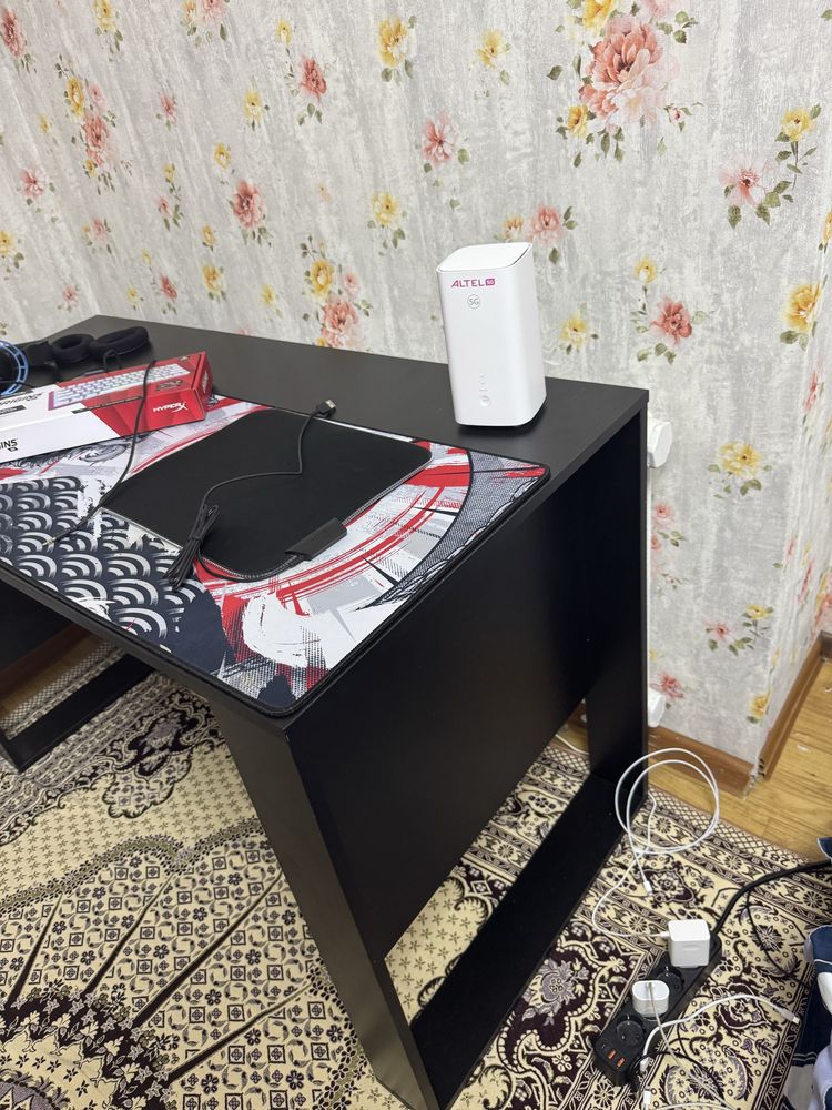 Стол игровой для компьютера 120х60х75