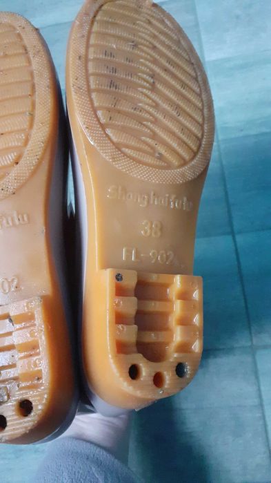 Cizme de ploaie din cauciuc