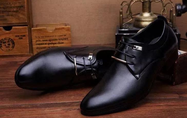 Pantofi negri size 40. Model bussiness pentru ocazii deosebite. NOI!