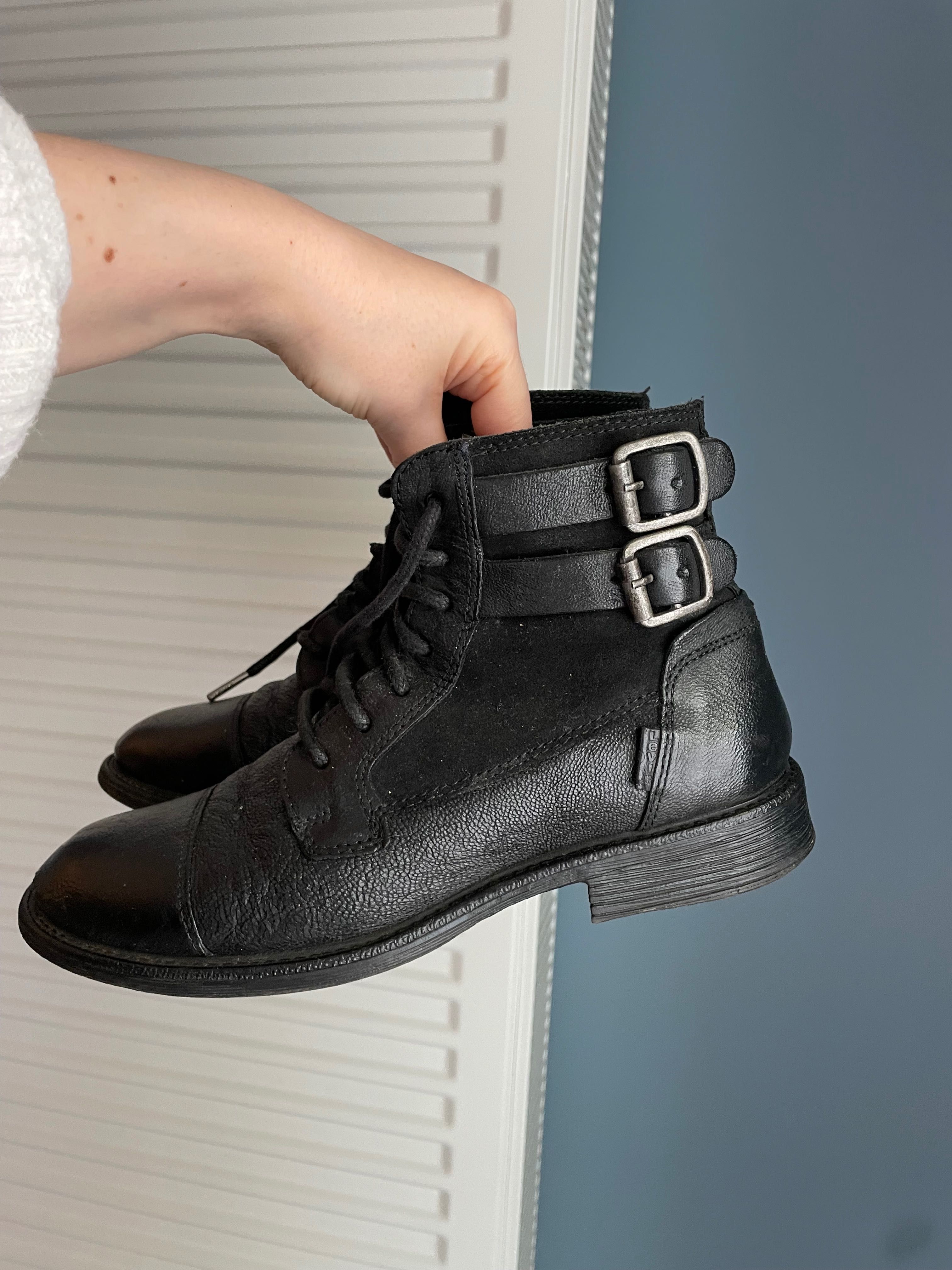 Ghete/ bocanci dama Levi's, piele naturala