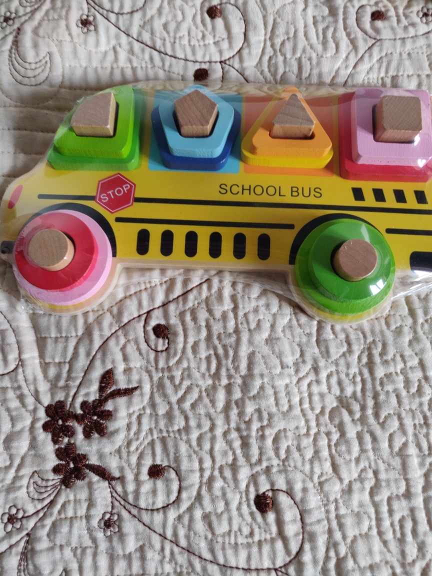 Jucarie educativa puzzle forme geometrice bus autobuz lemn nou