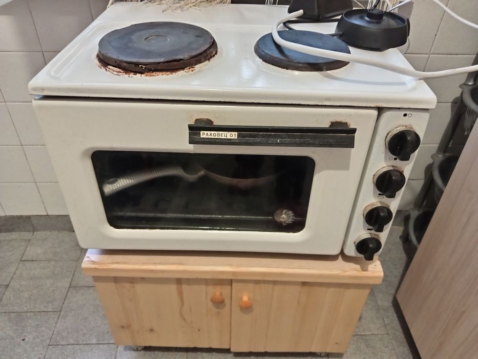 Печка Раховец работеща с ново долно шкафче