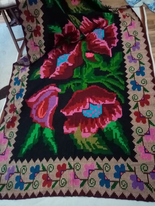 Covor lana motiv national