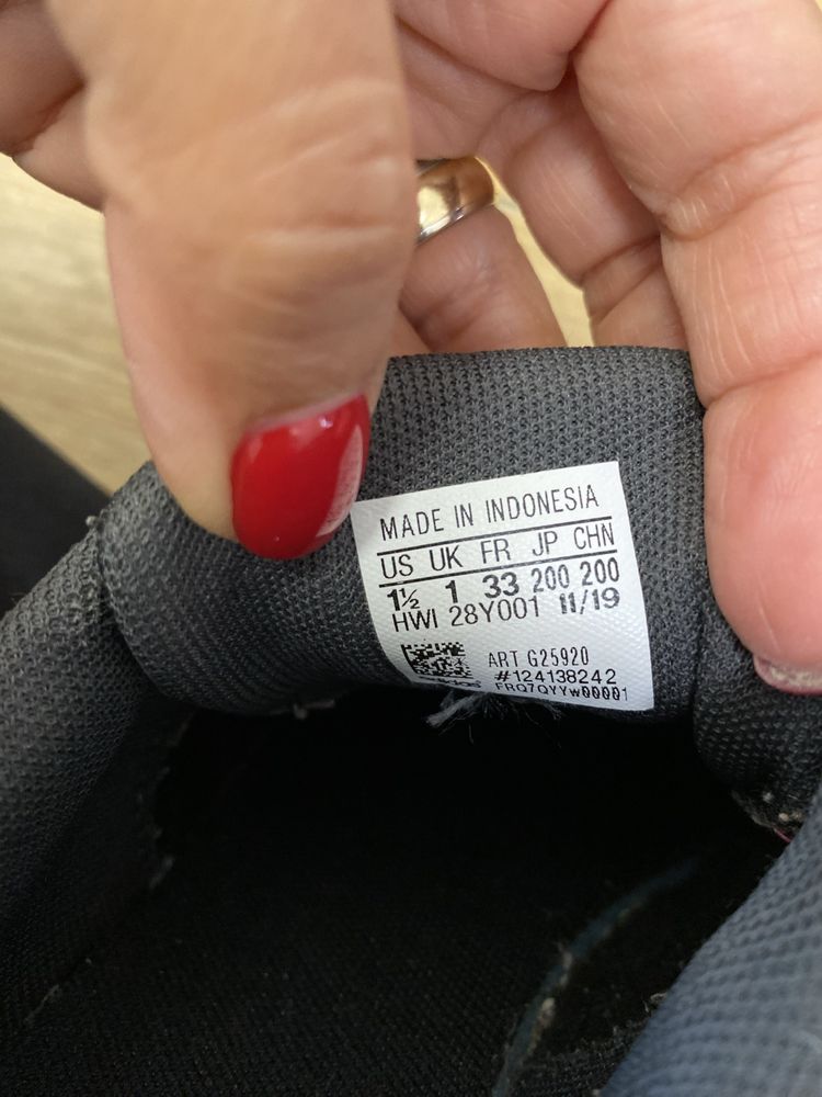 Маратонки”Adidas”,33номер