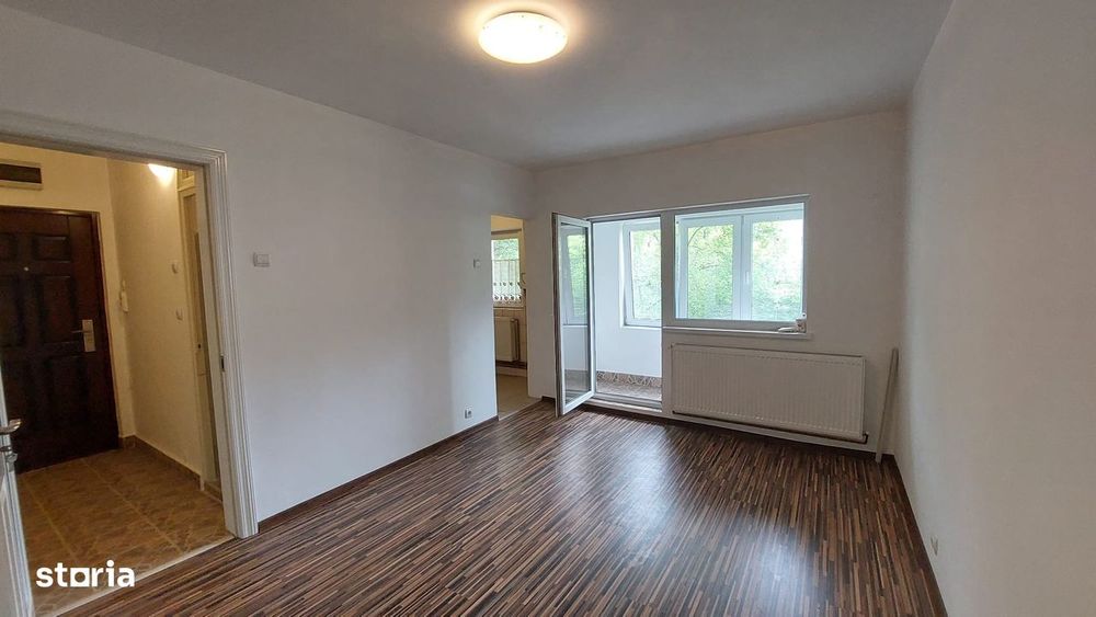 Bd. Bucuresti apartament 1 camera, etaj I,  de vanzare