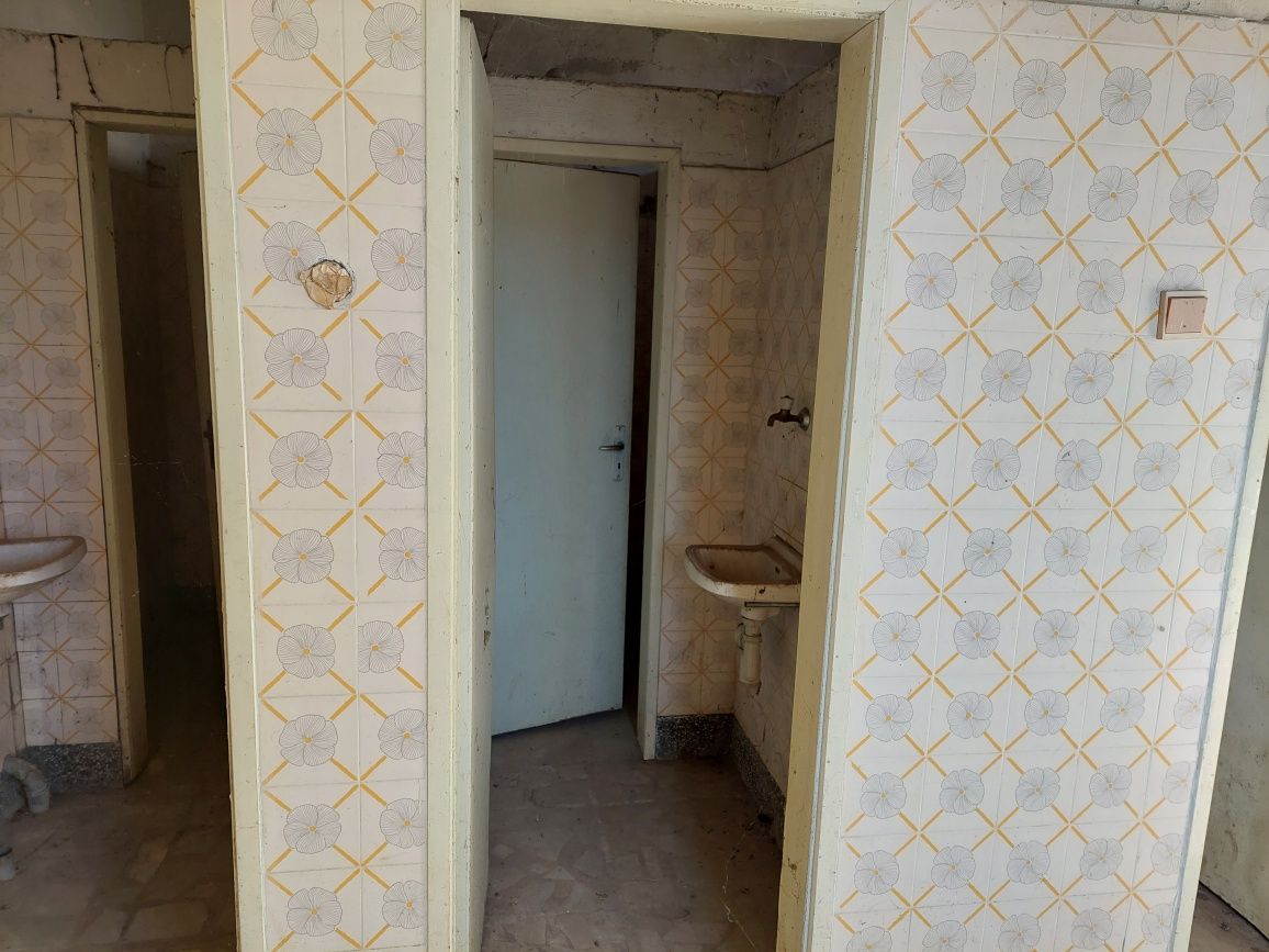 Продавам търговско помещение