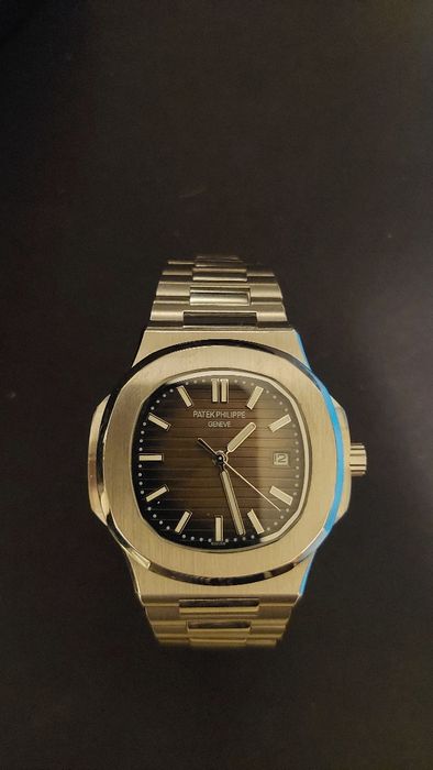 Patek Philippe Nautilius 5711 gray dial