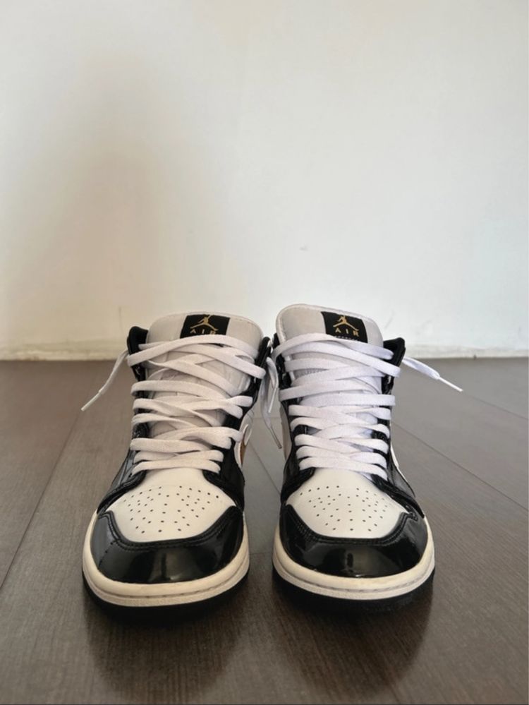 Vand Jordan 1 Mid SE Black Gold