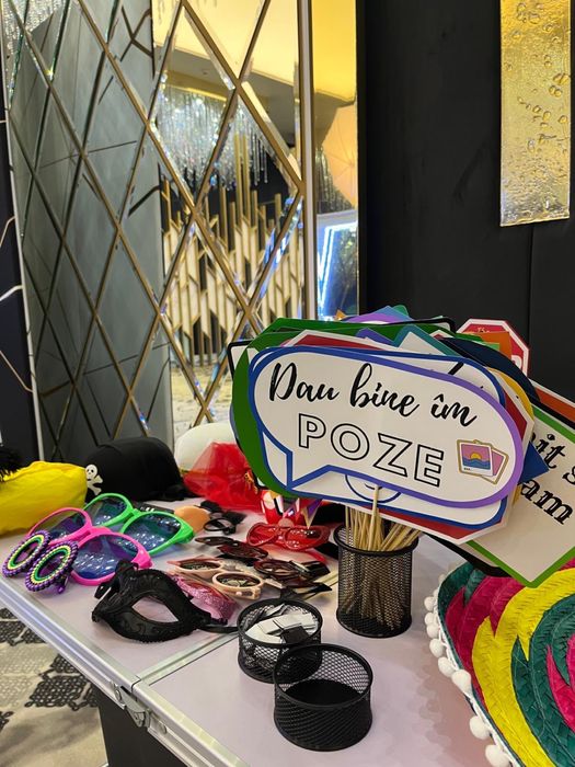 Oglinda magica/ cabina foto / fum greu pentru dansul mirilor