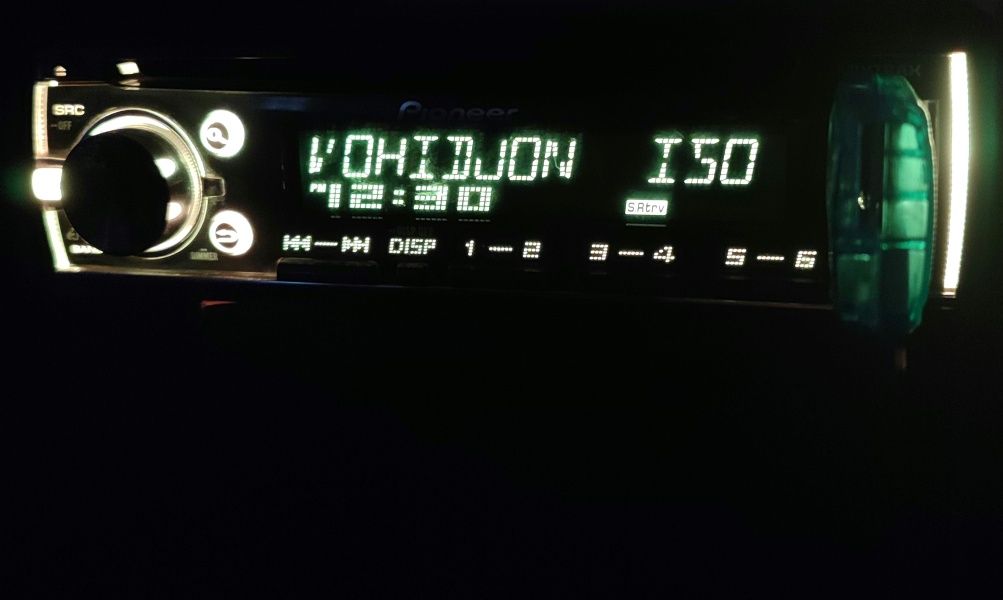 Mafon Pioneer 3750ub sotiladi. Disc Aux Usb Radio Blutuz