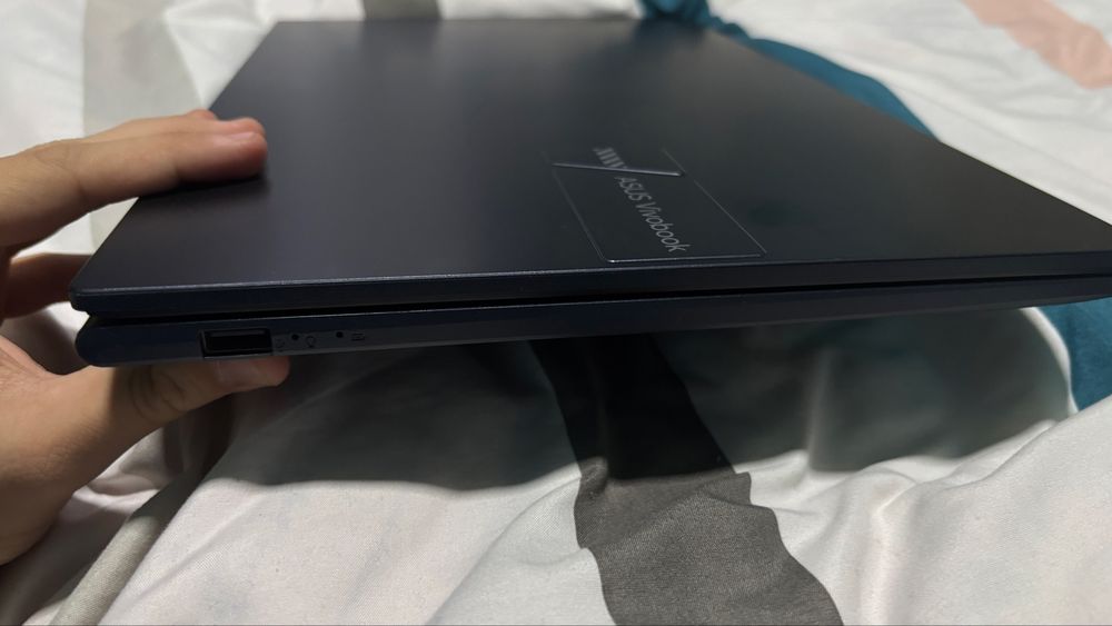 Vând Laptop ASUS Vivobook 15