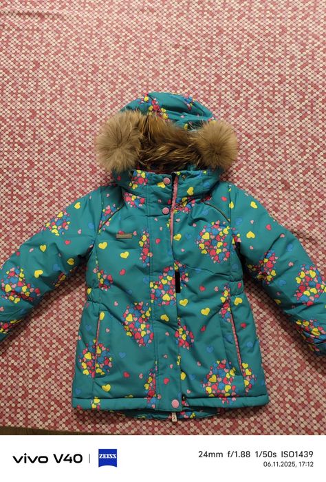 Продам зимнюю куртку на девочку