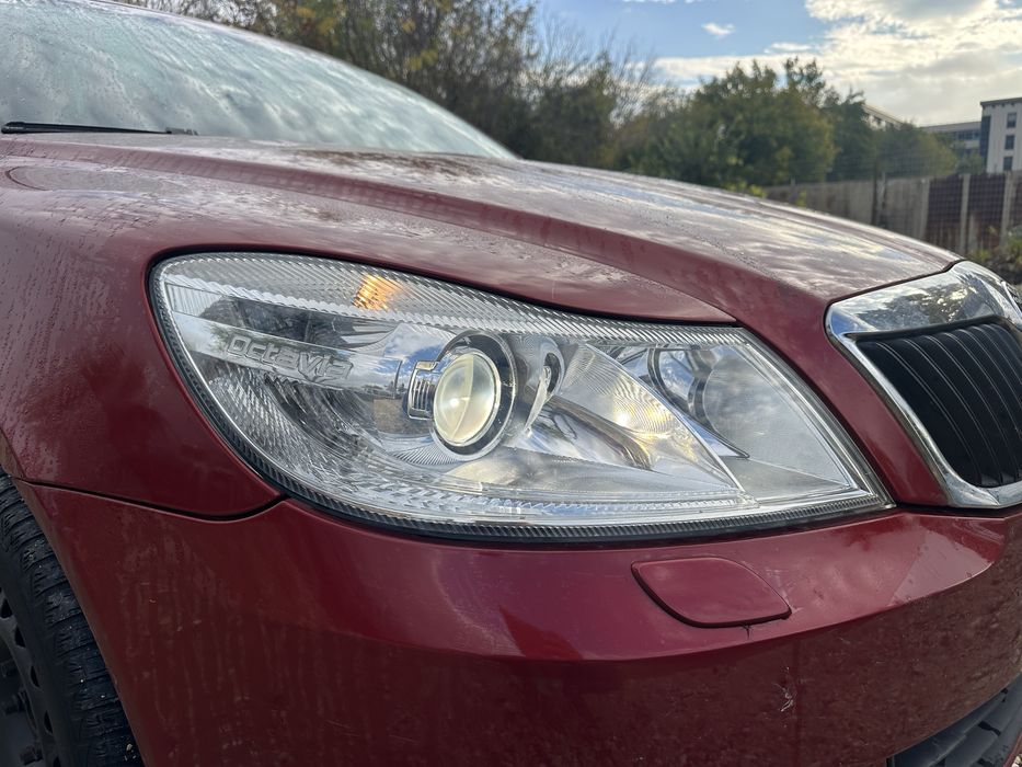 Фар/Фарове Xenon за Шкода Октавия 3