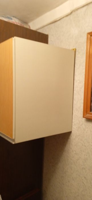 Навесной шкафчик б/у