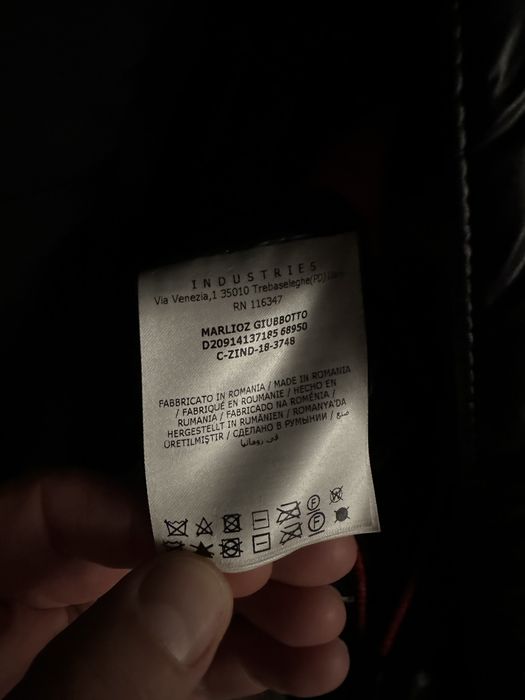 Geaca Moncler, barbati, marimea 4!