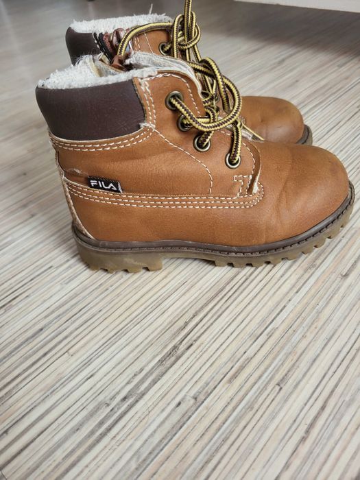 Детски боти и апрески