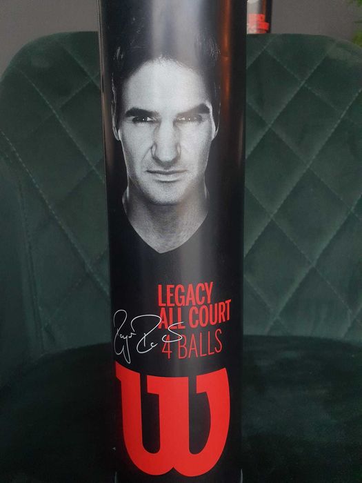 Tub mingi Wilson Legacy ediție specială semnată de Roger Federer,