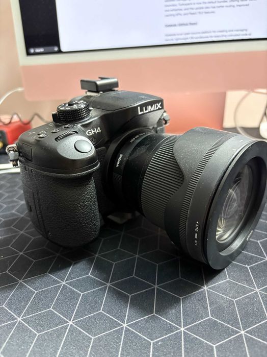 Panasonic LUMIX GH4 + Sigma 16mm f1.4 + Lumix 25mm f1.7
