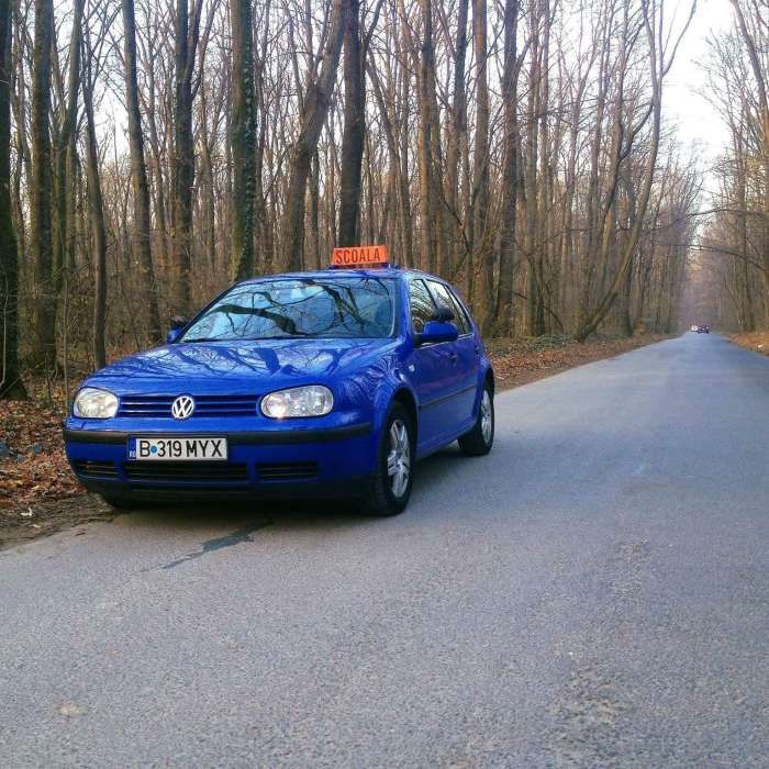 Scoala de soferi cat. B, pachet 2100 lei; ore suplimentare