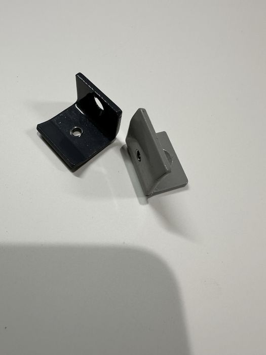 Уголок крепежный