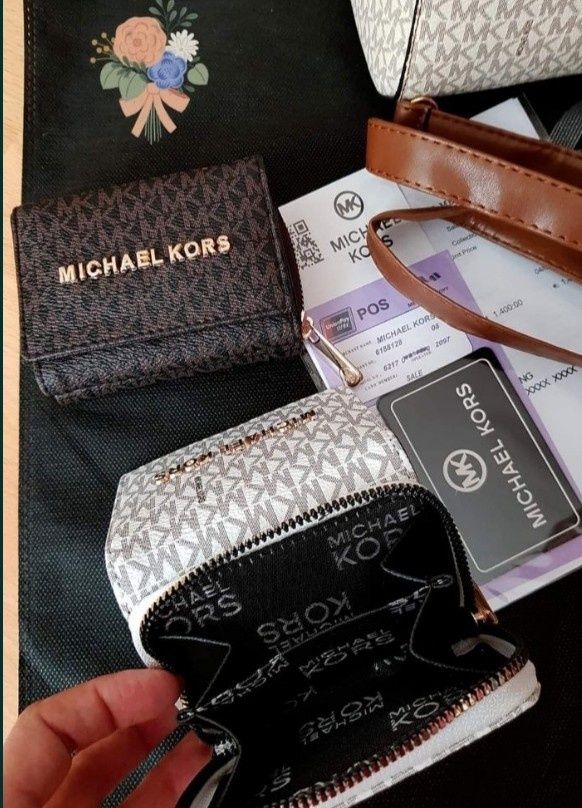 Geanta +portofel Michael Kors, model clasic,, saculet,eticheta incluse