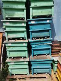 Пчеларски кошери и инвентар