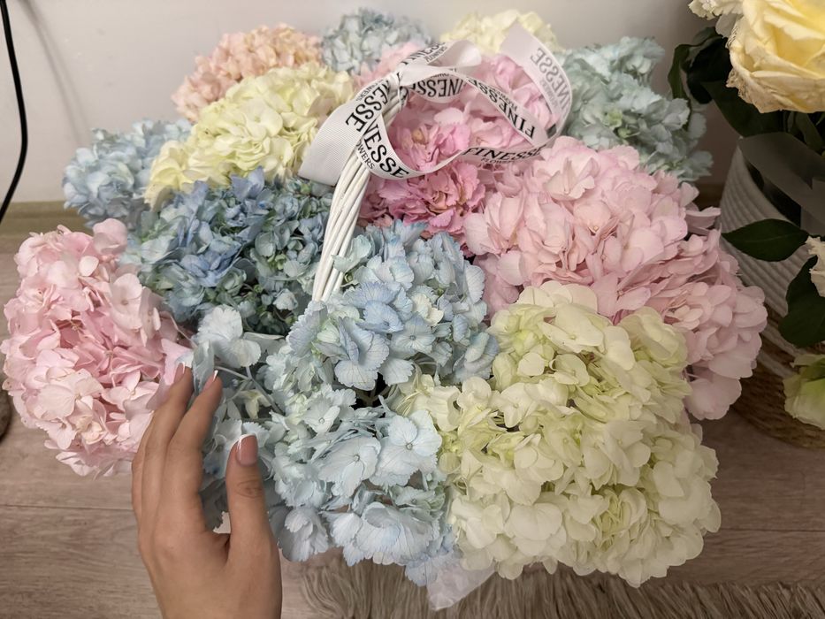 Букеты свежие ,корзина