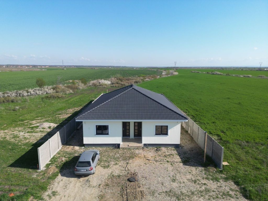 Vind duplex cu utilitati Mosnita Noua
