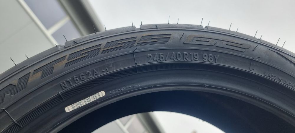 Гуми 245/40/19  Nitto Нови Летни 2 броя Made in Japan